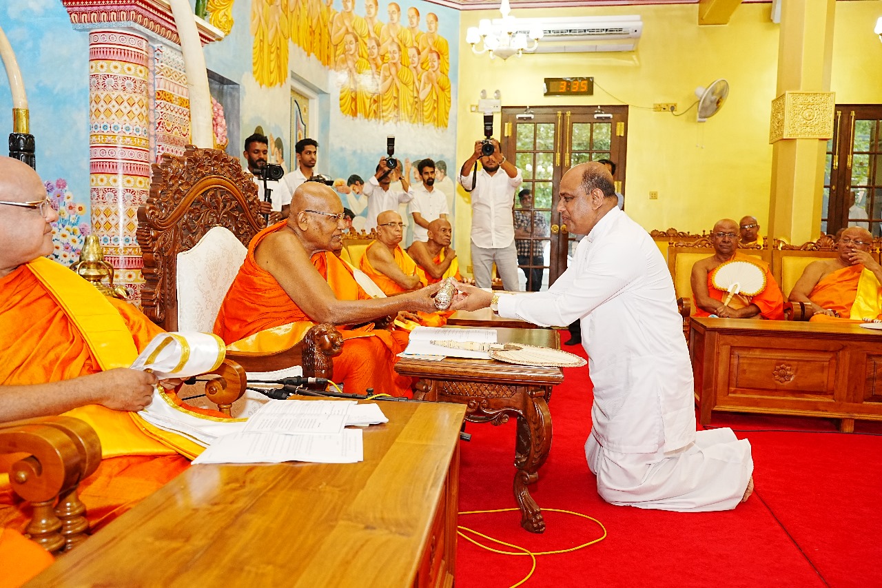 Principal of Ananda College Honoured with Prestigious Title 'Dharmapriya Vidya Shastra Vibhushana'